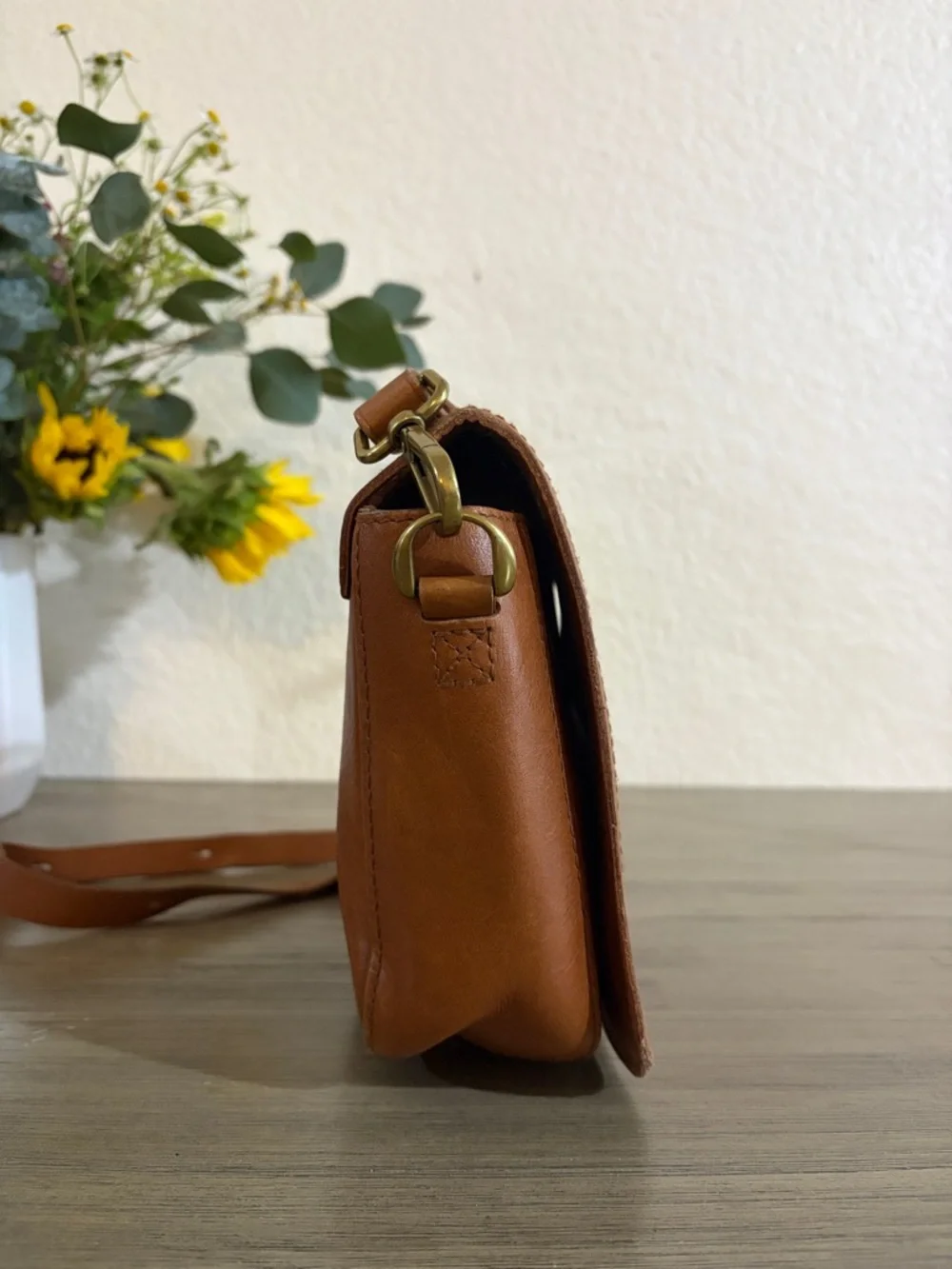 Madewell Classic Brown Magnetic Clasp Leather Flap Shoulder Crossbody Bag - Picture 3 of 10